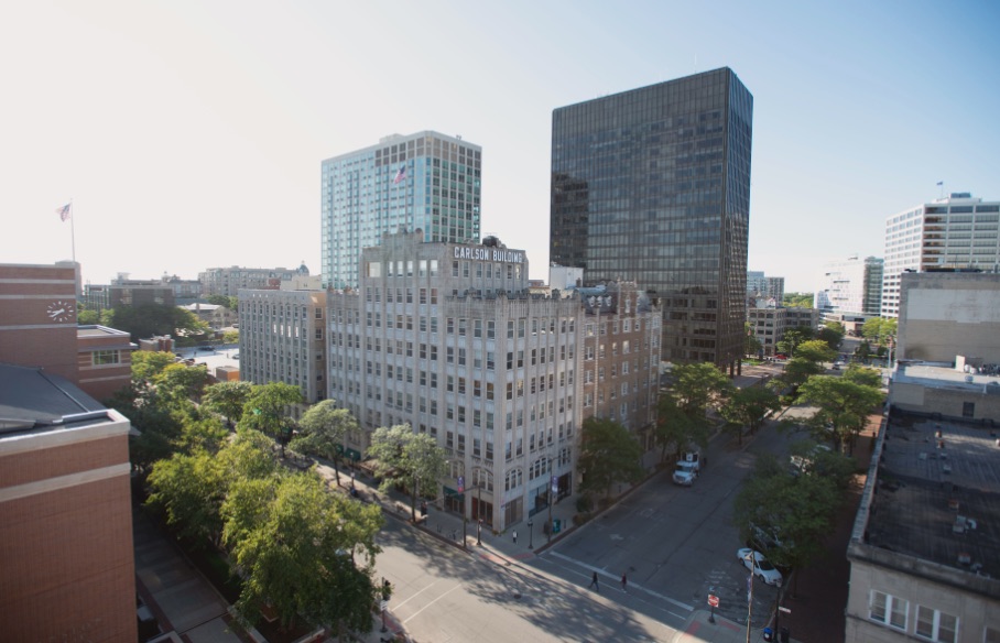 Street view of the building, home to the Evanston dental office of Dr. Boris Kaltchev.