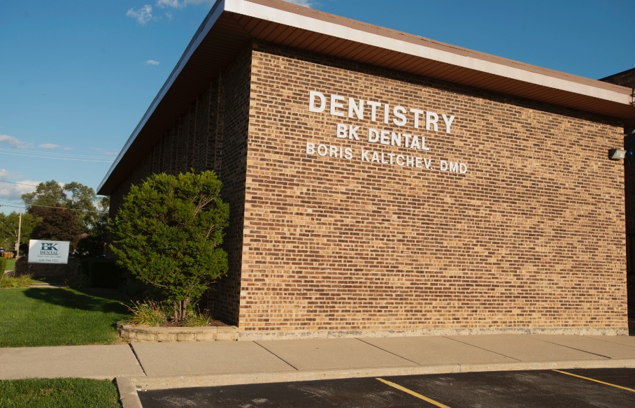 Exterior view of BK Dental, Dr. Boris Kaltchev's dental office in Wood Dale.